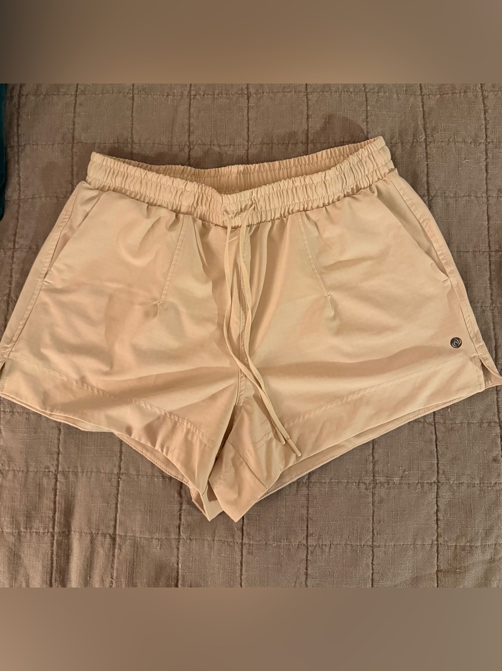 Apana Cream Elastic-Waist Athletic Shorts